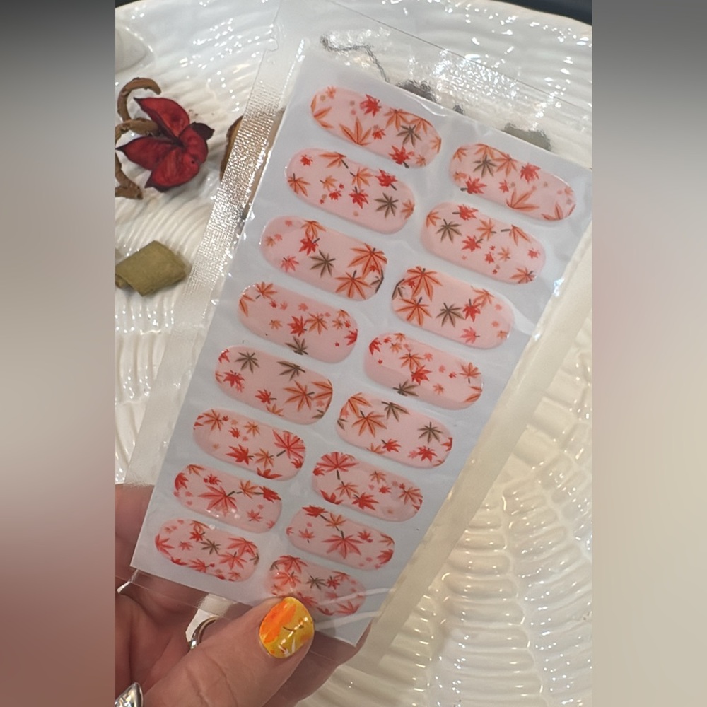 “Harvest Bloom” Nail Wraps